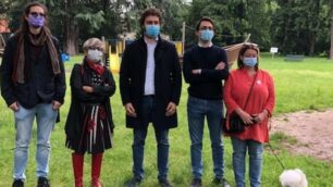 Vimercate: Francesco Cereda, al centro,  candidato sindaco del centrosinistra e gli alleati di coalizione
