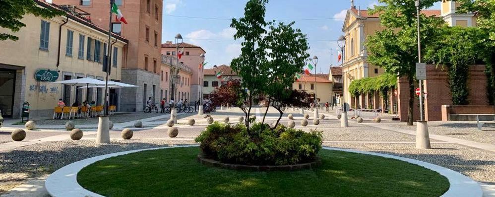 L’aiuola realizzata nella fontana a Cavenago (Foto Facebook)