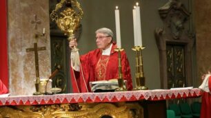 Monsignor Roberto Busti, vescovo emerito di Mantova e già stretto collaboratore del cardinale Carlo Maria Martini, monsignor Bruno Molinari, a lungo coadiutore parrocchiale ad Albiate e don Renato Aldeghi, vicariò parrocchiale Di albiate (Foto Giorgio Faccioli)