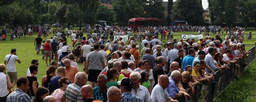 Tanta gente al Parco Campello in occasione di una passata sagra di san Fermo