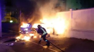 Incendio auto (foto vigili del fuoco)