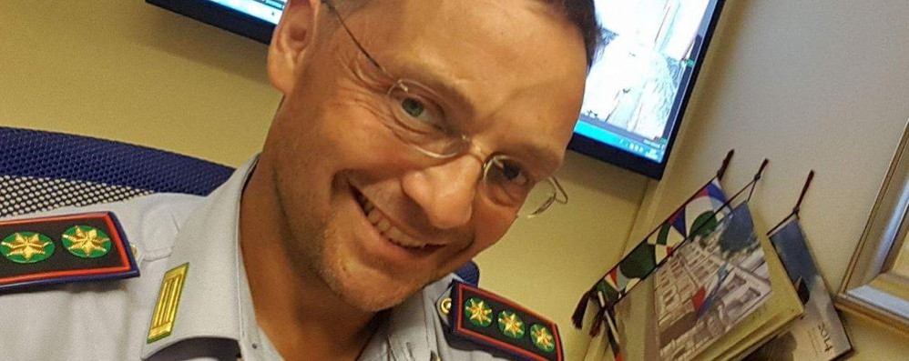 Il  comandante della polizia locale di Caponago, Gabriele Garberoglio