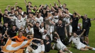 La gioia della Ac Leon dopo la conquista della Serie D