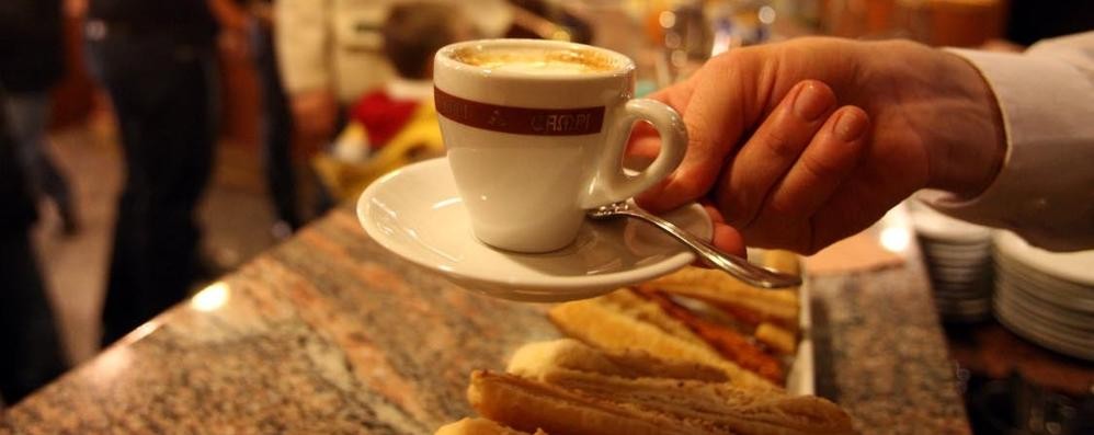 Caffè al banco di nuovo ammesso dall’1 giugno - foto d’archivio