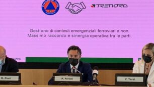 Da sinistra: Marco Piuri amministratore delegato di Trenord, Pietro Foroni, assessore al Territorio e Protezione civile e Claudia Maria Terzi, assessore regionale alle Infrastrutture, Trasporti e Mobilità sostenibile