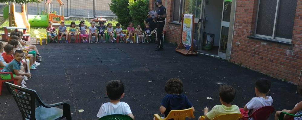 I vigili alla scuola dell’infanzia comunale di Fornaci di Briosco