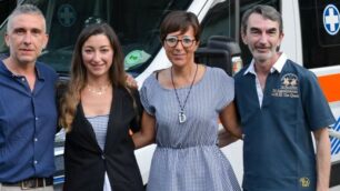 Premiazione volontaria Croce Bianca di Giussano Mara Cogliati che ha rianimato un ciclista colto da da arresto cardiaco: con lei da sinistra il presidente Croce Bianca Giussano Giuseppe Caprotti, la comandate generale Croce Bianca Daniela Pometto, il comandante Croce Bianca Giussano Ruggero Cerizza