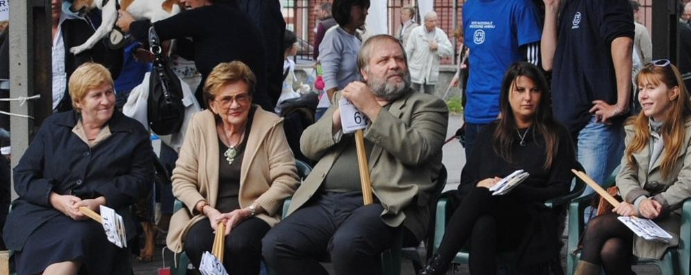 Franca Bolis, seconda da sinistra, a fianco di Rosella Panzeri