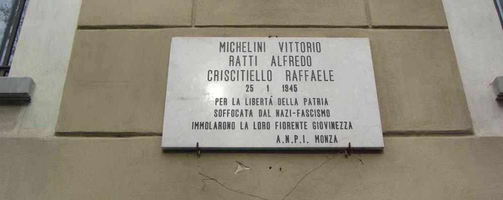 Alfredo Ratti, Vittorio Michelini, Raffaele Criscitiello: la paide loro dedicata sui muri del liceo Valentini