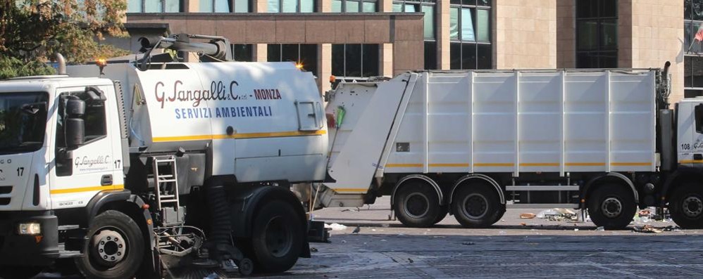 Monza Raccolta rifiuti ditta Sangalli