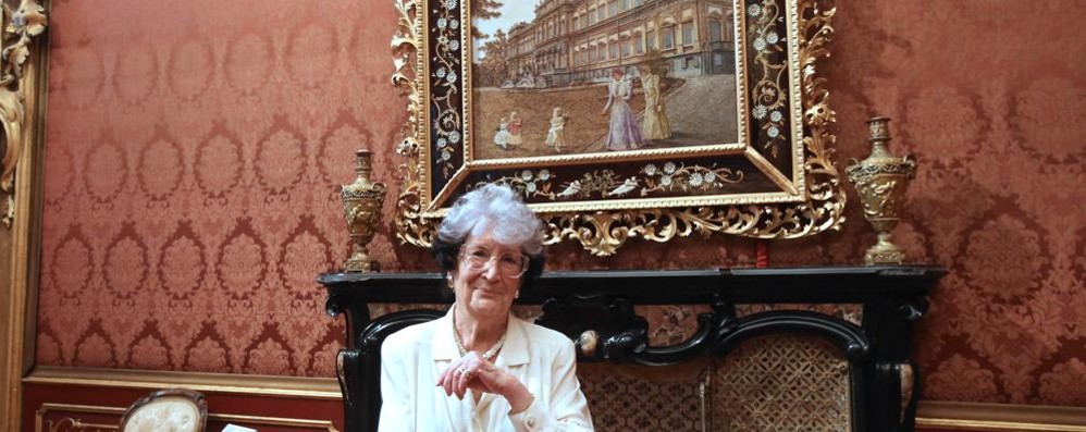Monza: Anna Zunino alla Villa reale davanti al quadro della nonna