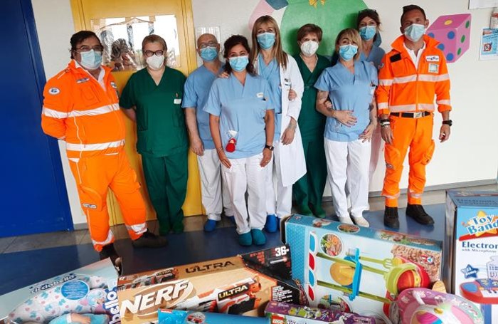 Donazione Croce Bianca Brugherio alle due pediatrie Ospedali di Vimercate e Desio: in foto Desio
