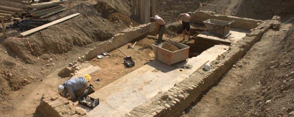 Monza Spalto Santa Maddalena scavo archeologico di porzione di monastero basso medievale