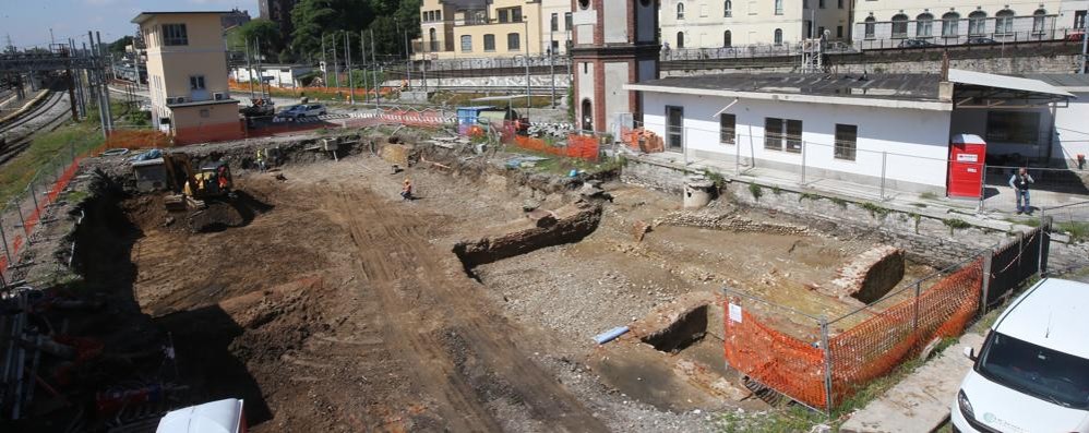 Monza: scavi alla stazione ferroviaria