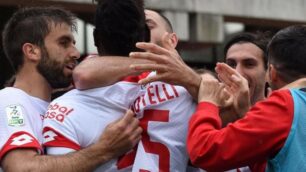 Calcio Ac Monza serie B Salernitana-Monza: la festa al gol di Mario Balotelli - foto Buzzi /Ac Monza