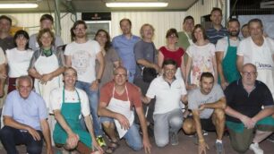 Una foto d’archivio dei volontari della festa patronale di Capriano a Briosco