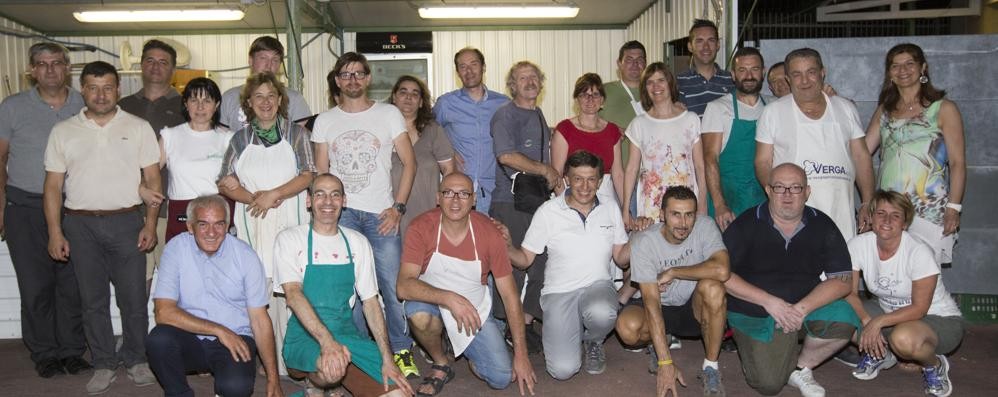 Una foto d’archivio dei volontari della festa patronale di Capriano a Briosco