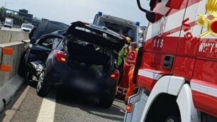 L’auto coinvolta nel sinistro (foto Vigili del fuoco)