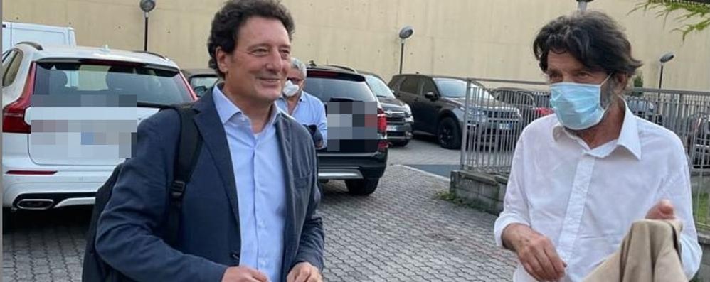 Vimercate Massimo Cacciari e Gigi Ponti all’arrivo alla libreria