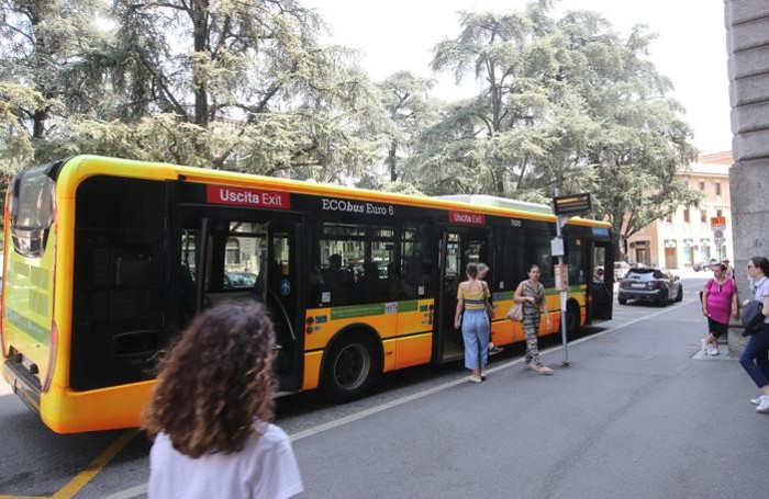 Uno degli ultimi autobus green circolanti a Monza
