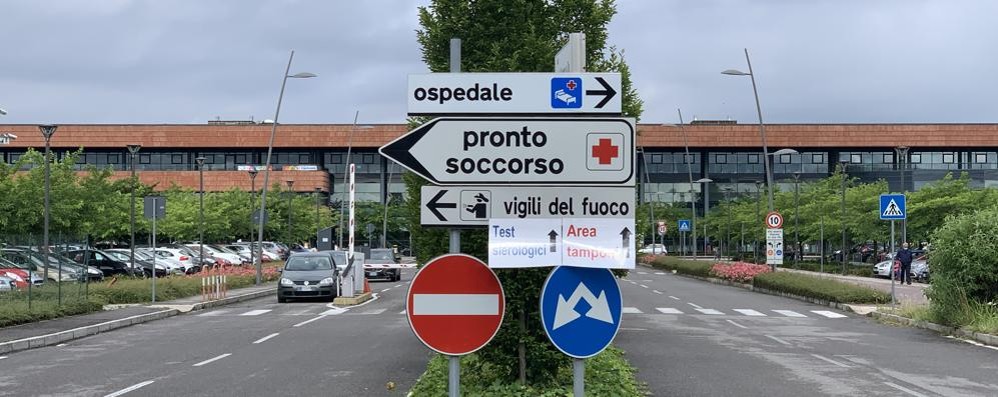 L’ingresso dell’ospedale di Vimercate