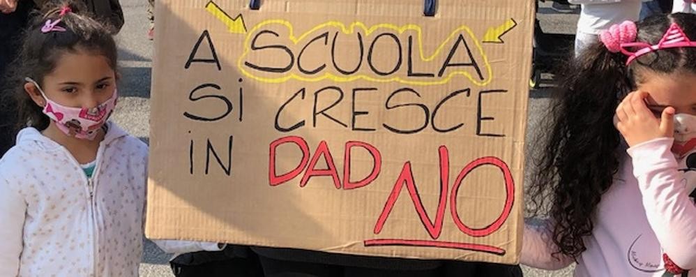 Una delle proteste contro la Dad dei mesi scorsi in Brianza
