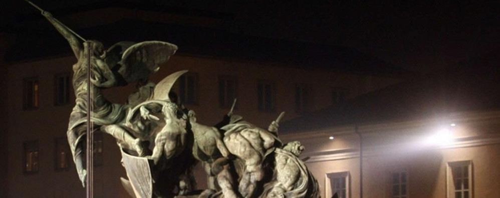 Il monumento ai caduti di piazza Trento e Trieste a Monza