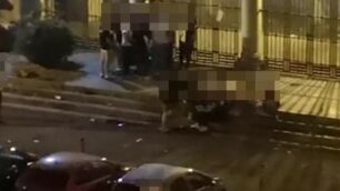 Gli assembramenti notturni in piazza Garibaldi