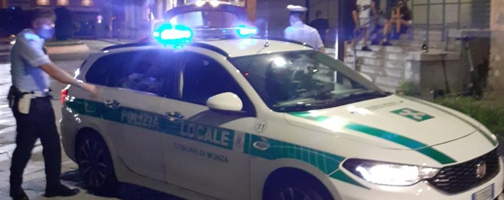 Un intervento della polizia locale di Monza