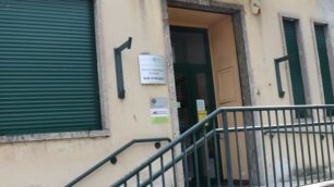 La sede dell'Asst servizio dipendenza alcologia di via Bellini a Seregno ( foto Volonterio)