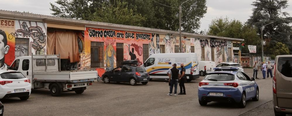 Sgomberato il centro sociale Boccaccio di via Rosmini