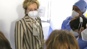 Brianza Letizia Moratti in visita ai centri vaccinali di Carate Brianza e Meda