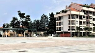 Villasanta piazza europa riaperta alle auto