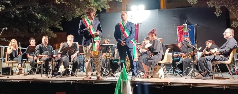 La commemorazione di Alfonso Casati: da sinistra il  sindaco di Corinaldo Matteo Principi e Simone Sgura