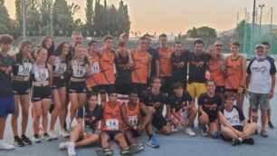 Un gruppo di atleti e atlete categoria allievi/e, Team A Lombardia che ha la sede operativa a Brugherio