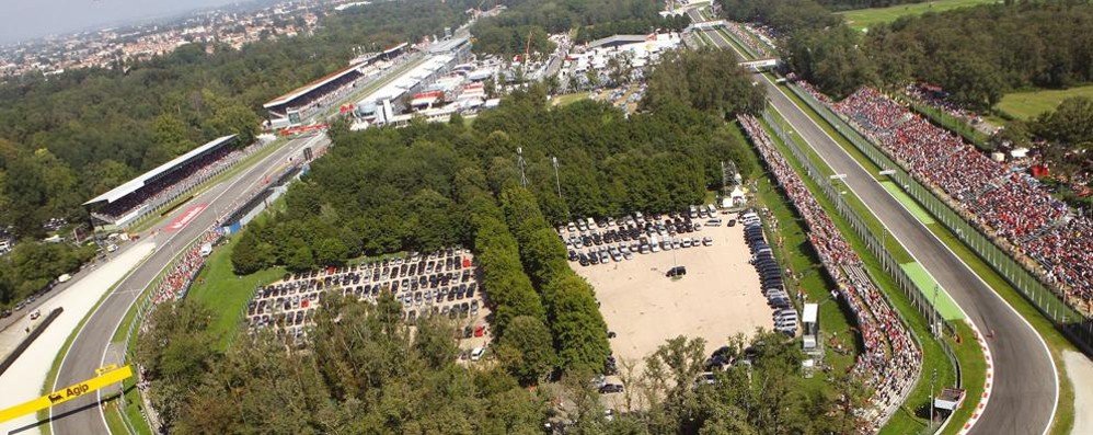 Panoramica aerea dell'autodromo di Monza - foto d’archivio