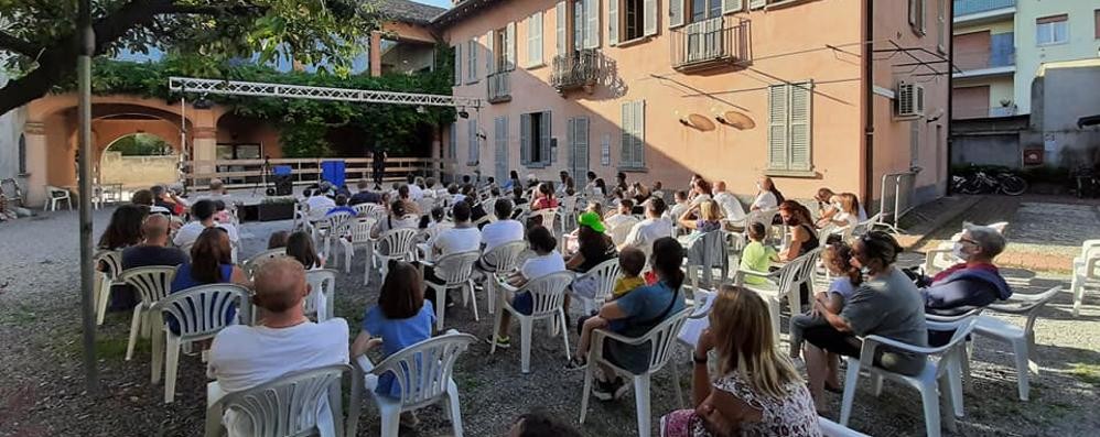 Foto Facebook: spettacolo teatrale Alice Bossi