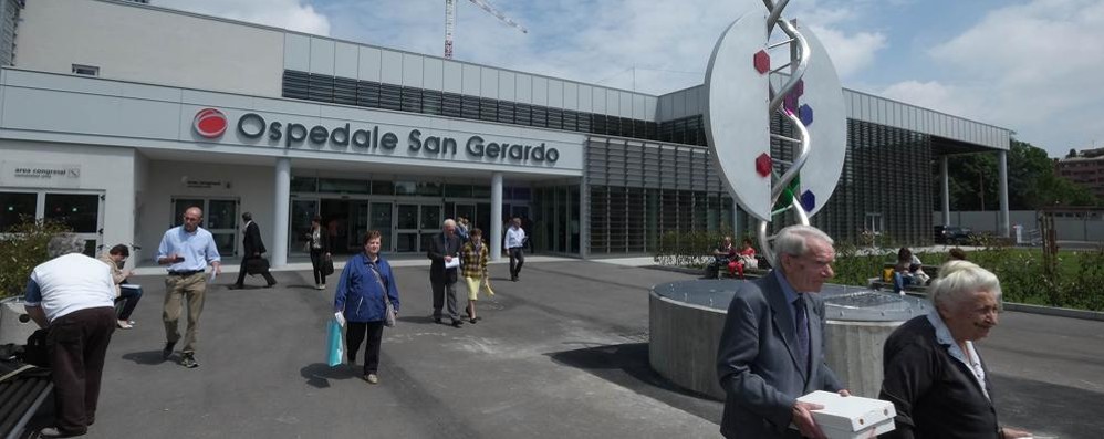 L’ingresso dell’ospedale San Gerardo di Monza