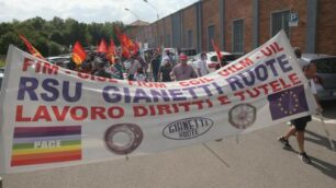 Il corteo di protesta dei dipendenti della Gianetti Ruote