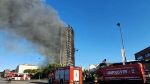 Incendio grattacielo Milano - foto Vvf Monza