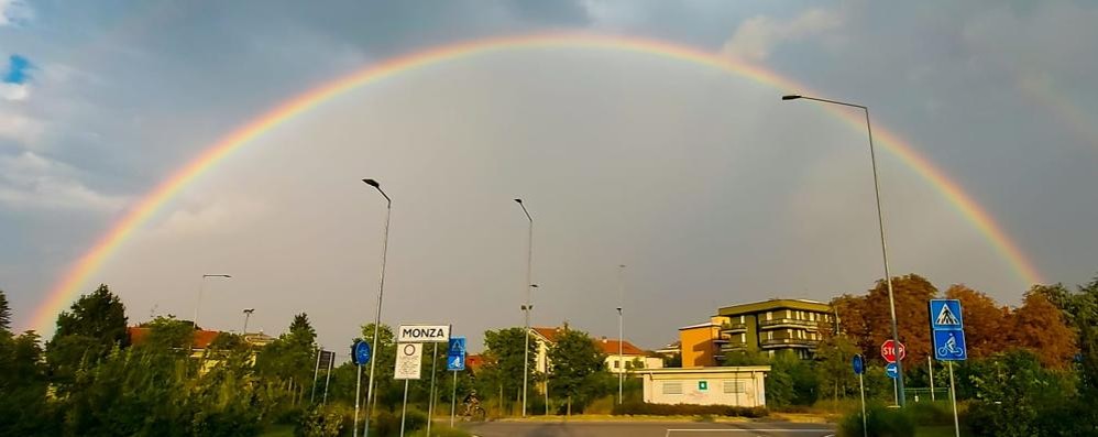 Monza arcobaleno 23 agosto 2021 viale Lombardia ore 19:22