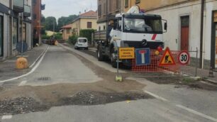 La via Lambro ancora chiusa al traffico