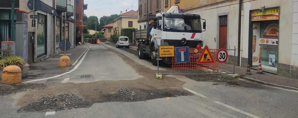 La via Lambro ancora chiusa al traffico