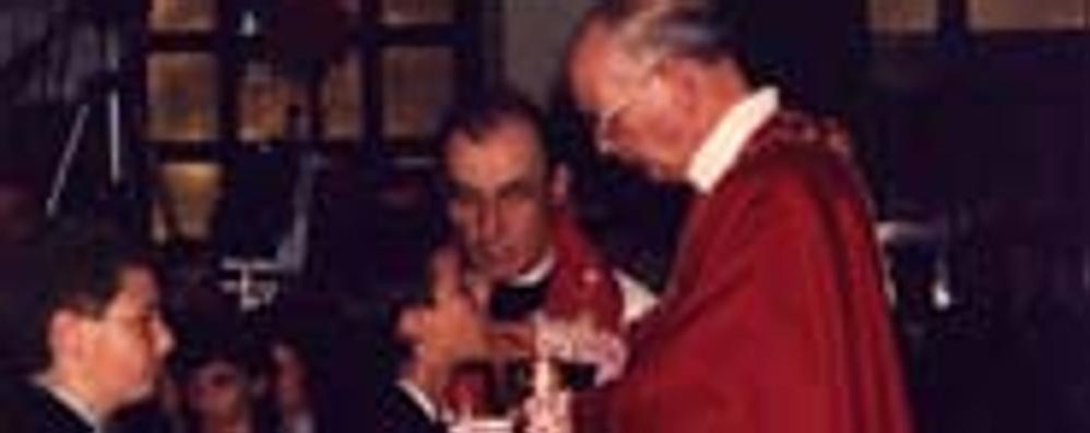 il cardinale Martinez Somalo durante una cerimonia in Collegio Pio XI. Con lui monsignor Giulio Panzeri