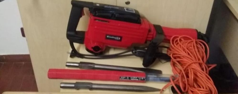 Giussano arresto fuga e arsenale di attrezzi da scasso