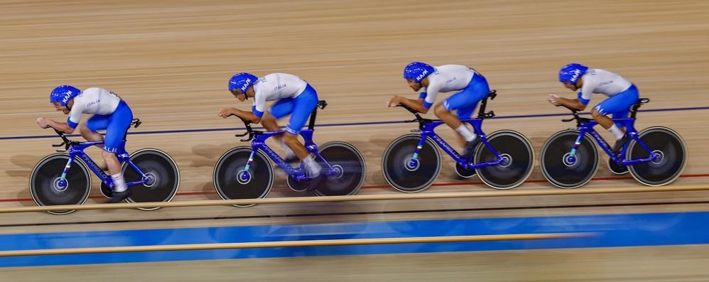 Il quartetto azzurro (Simone Consonni, Jonathan Milan, Filippo Ganna, Francesco Lamon) in finale con il nuovo record del mondo