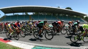 Ciclisti all’autodromo d Monza