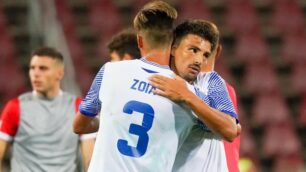 L'abbraccio finale tra Zoia e Gemignani - foto Morgese/Seregno Calcio