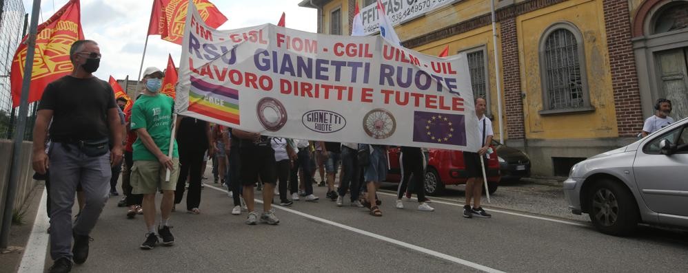 Corteo dei  lavoratori Gianetti