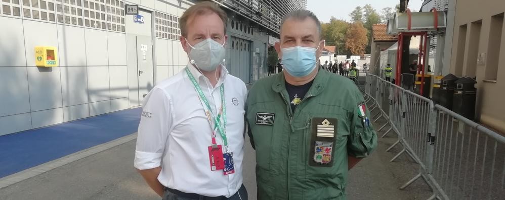 Umberto Andreoletti, operations director dell’autodromo, accompagna le Frecce tricolori nel paddock per pianificare il passaggio prima del Gp d’Italia